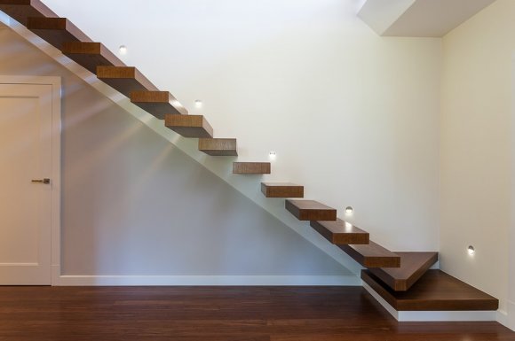 Conception et installation d’escalier en bois sur mesure 