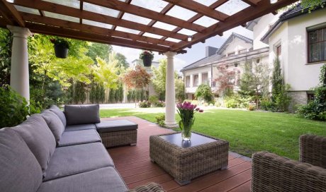 Entreprise professionnelle pour la pose de terrasse en bois sur mesure 